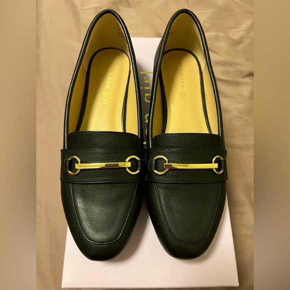Madden Girl - Women’s Gettie Loafer - Picture 2 of 5